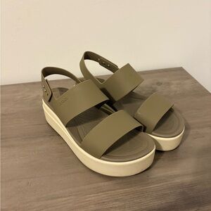 Stylish Women's Sandals in tan by Crocs